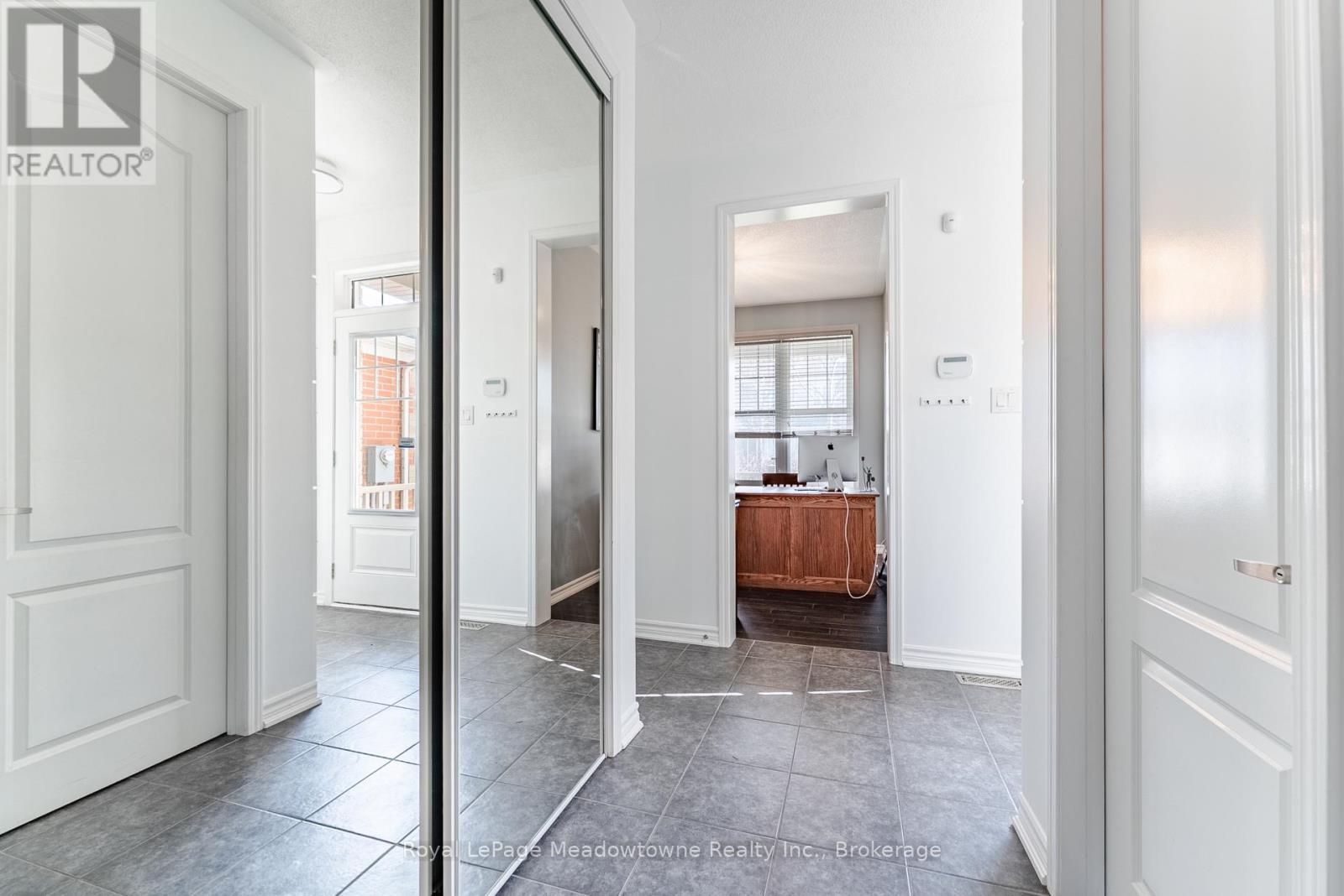 325 GLEAVE TERRACE, Milton (HA Harrison), Ontario, L9T8P1 — Photo 6