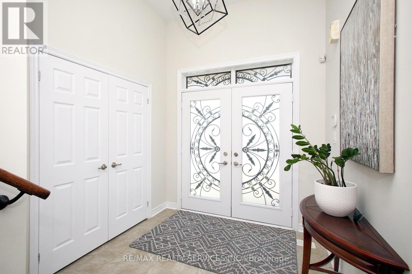 10 ISLE ROYAL TERRACE, Brampton (Bram West), Ontario, L6Y6B1 — Photo 2