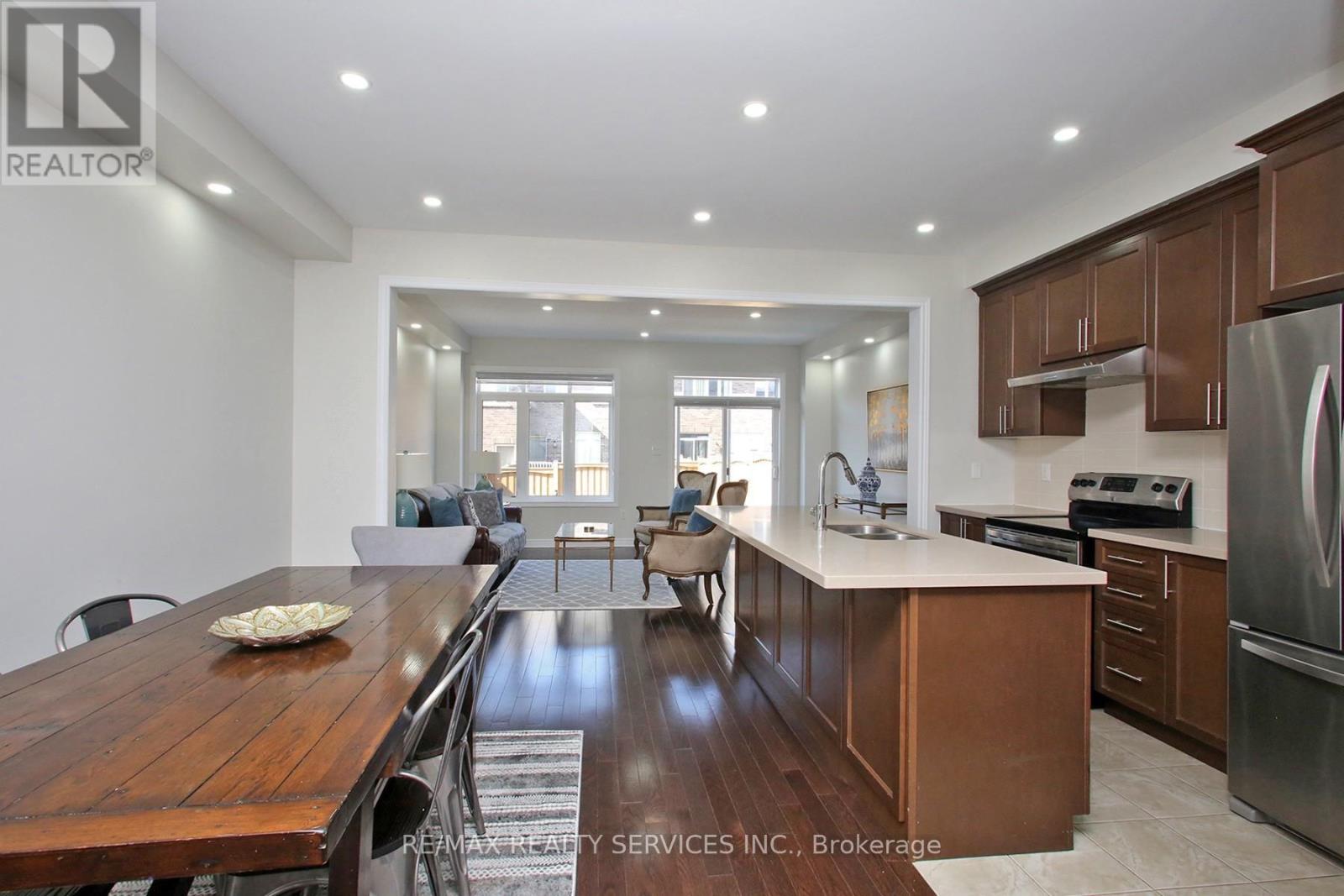 10 ISLE ROYAL TERRACE, Brampton (Bram West), Ontario, L6Y6B1 — Photo 3