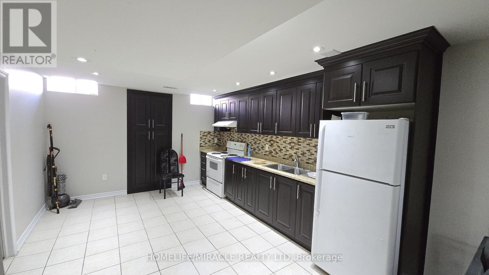 59 CASTLE OAKS CROSS, Brampton (Bram East), Ontario, L6P3G9 — Photo 3