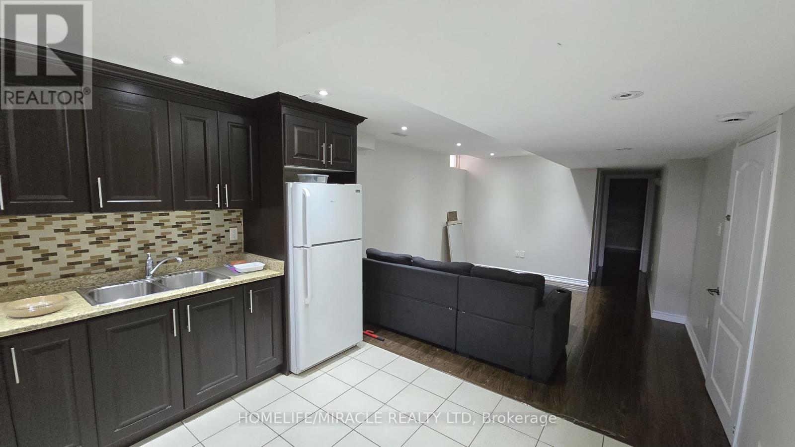 59 CASTLE OAKS CROSS, Brampton (Bram East), Ontario, L6P3G9 — Photo 4