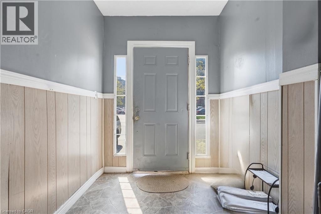 211 REBECCA Street, Hamilton, Ontario, L8R1C2 — Photo 2