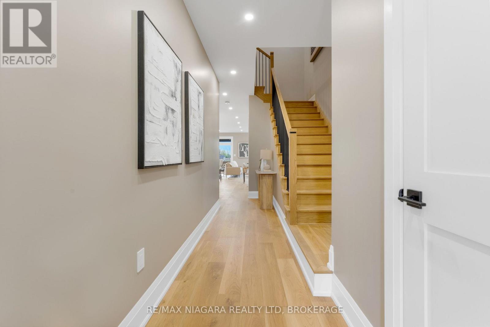 6200 CURLIN CRESCENT, Niagara Falls (Forestview), Ontario, L2H0B8 — Photo 2