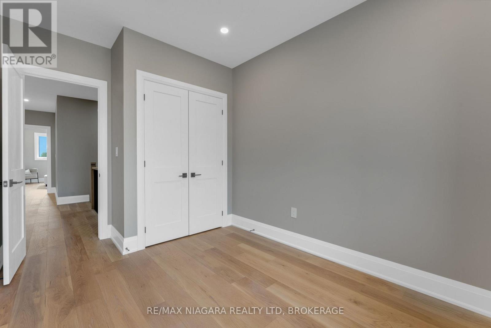 6208 CURLIN CRESCENT, Niagara Falls (Forestview), Ontario, L2H0B8 — Photo 21