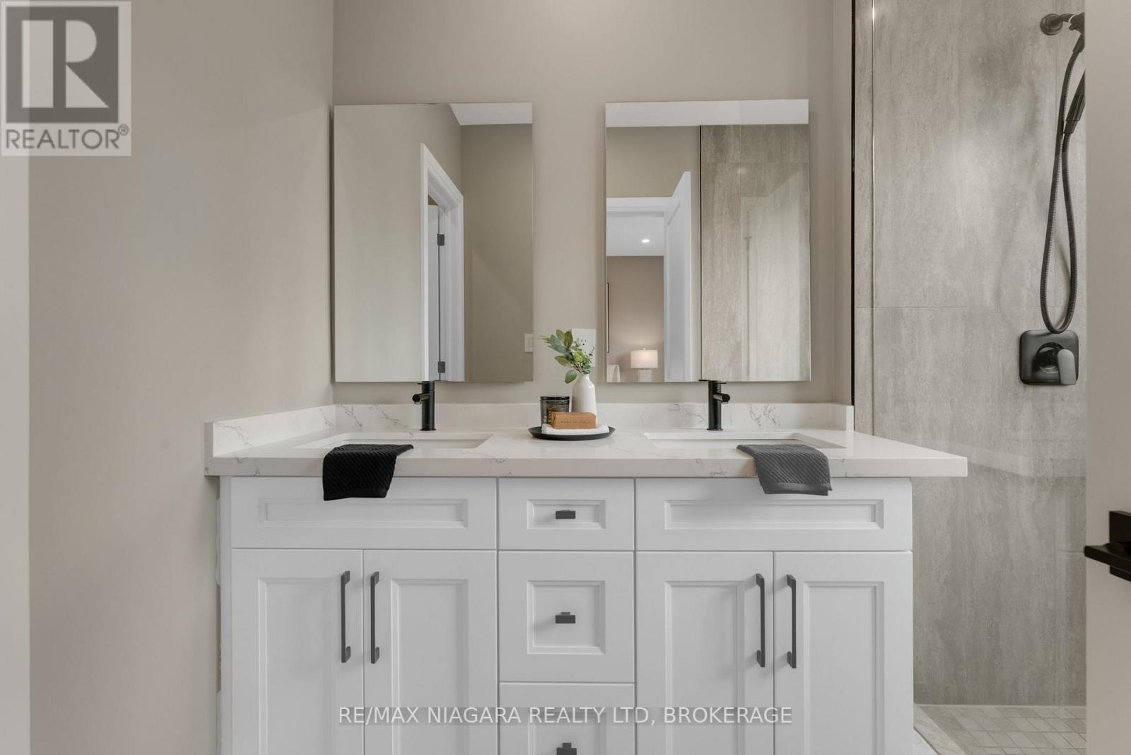 6204 CURLIN CRESCENT, Niagara Falls (Forestview), Ontario, L2H0B8 — Photo 25