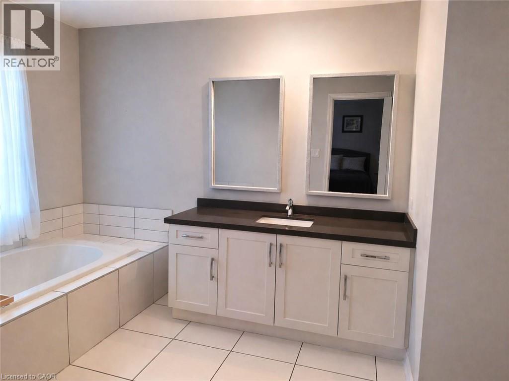 120 VINEBERG Drive Unit# 21, Hamilton, Ontario, L8W4A3 — Photo 4