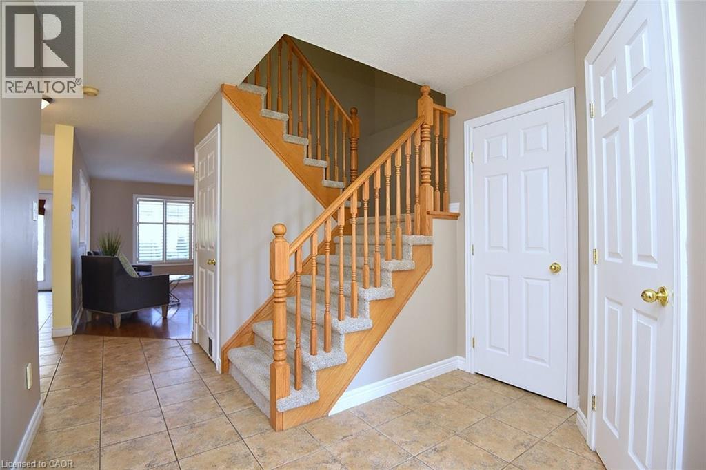 72 ETHERINGTON Crescent, Binbrook, Ontario, L0R1C0 — Photo 2