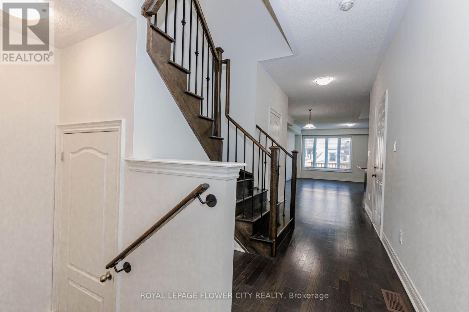 462 SHEAFFE PLACE, Milton (FO Ford), Ontario, L9E1K1 — Photo 4