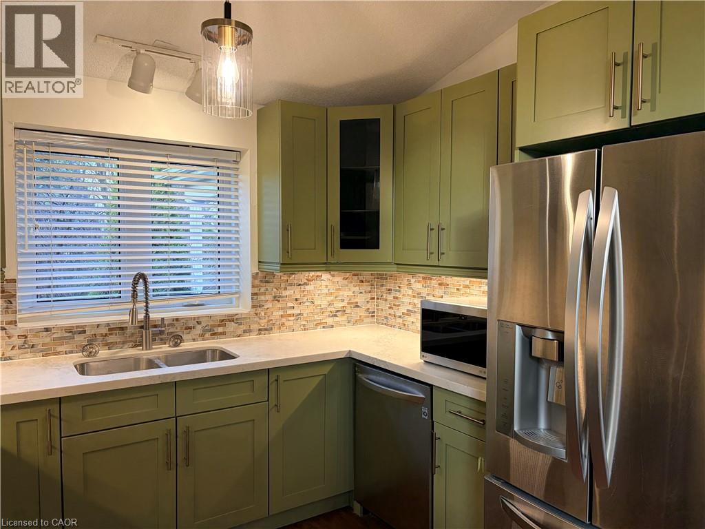 209 HALDANE Court, Waterloo, Ontario, N2T1T6 — Photo 16