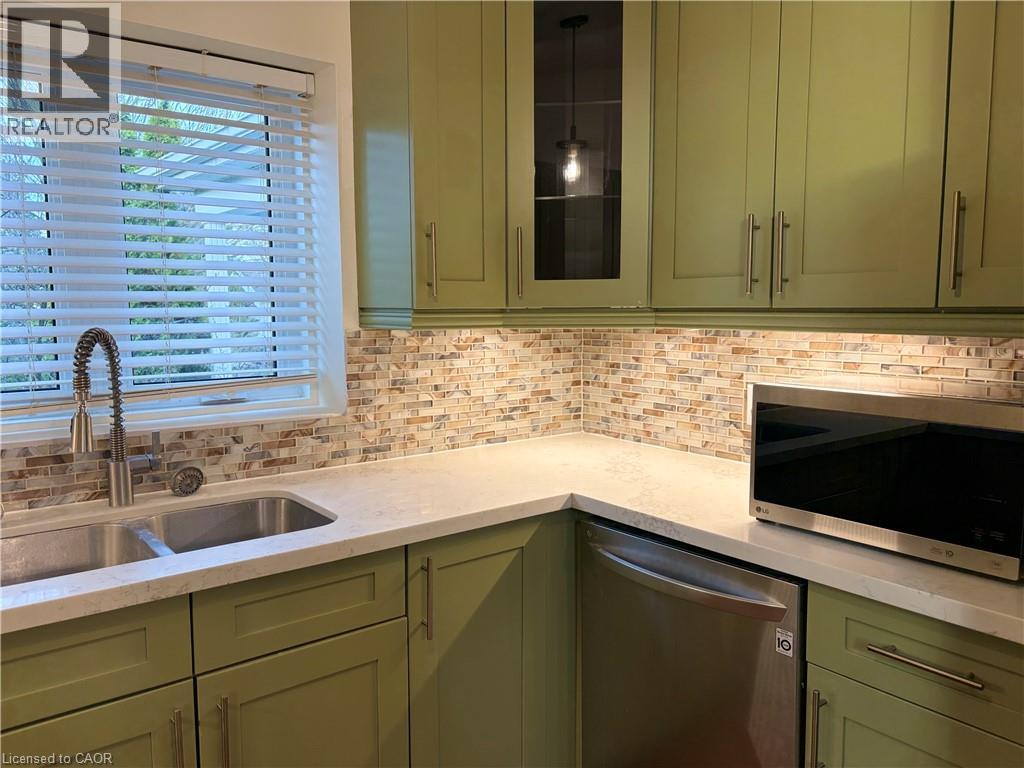 209 HALDANE Court, Waterloo, Ontario, N2T1T6 — Photo 17