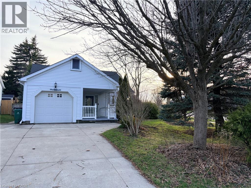 209 HALDANE Court, Waterloo, Ontario, N2T1T6 — Photo 2