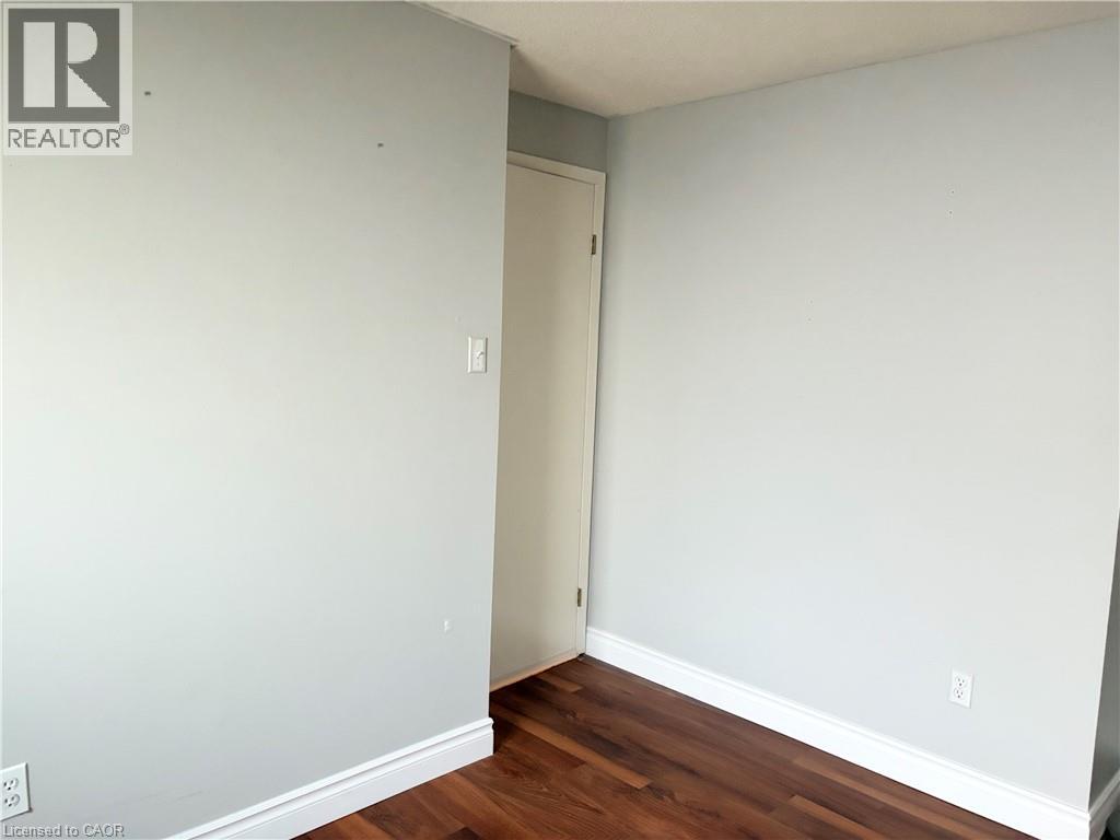 209 HALDANE Court, Waterloo, Ontario, N2T1T6 — Photo 24