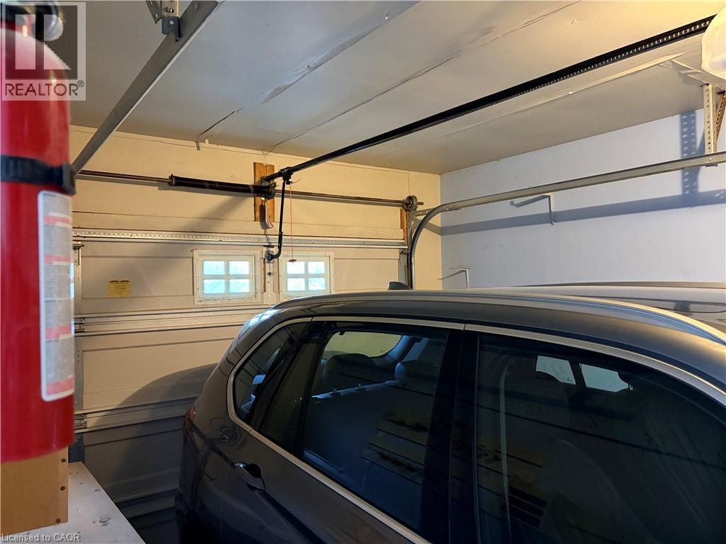 209 HALDANE Court, Waterloo, Ontario, N2T1T6 — Photo 8