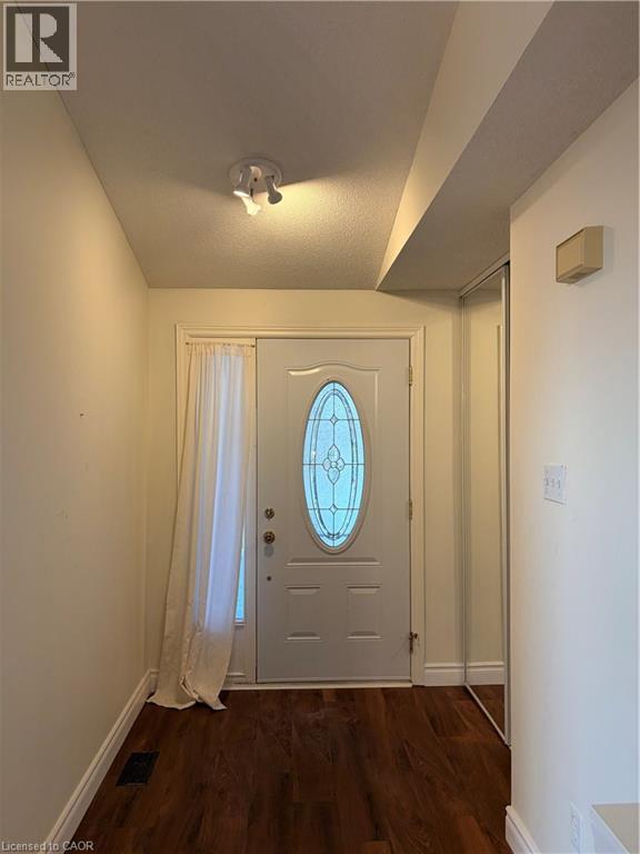 209 HALDANE Court, Waterloo, Ontario, N2T1T6 — Photo 9