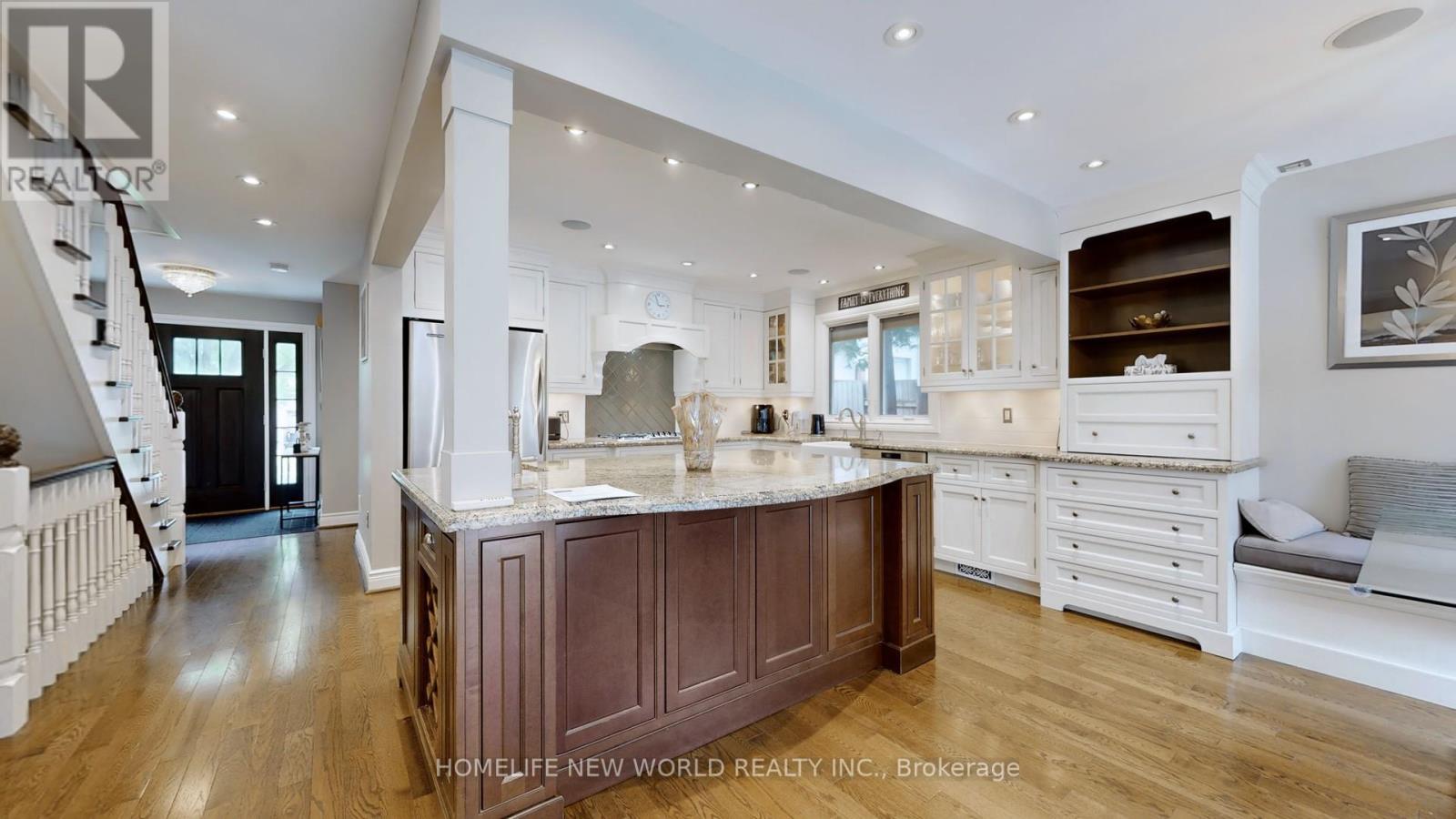 33 BEATTY CRESCENT, Aurora (Aurora Highlands), Ontario, L4G5V3 — Photo 9