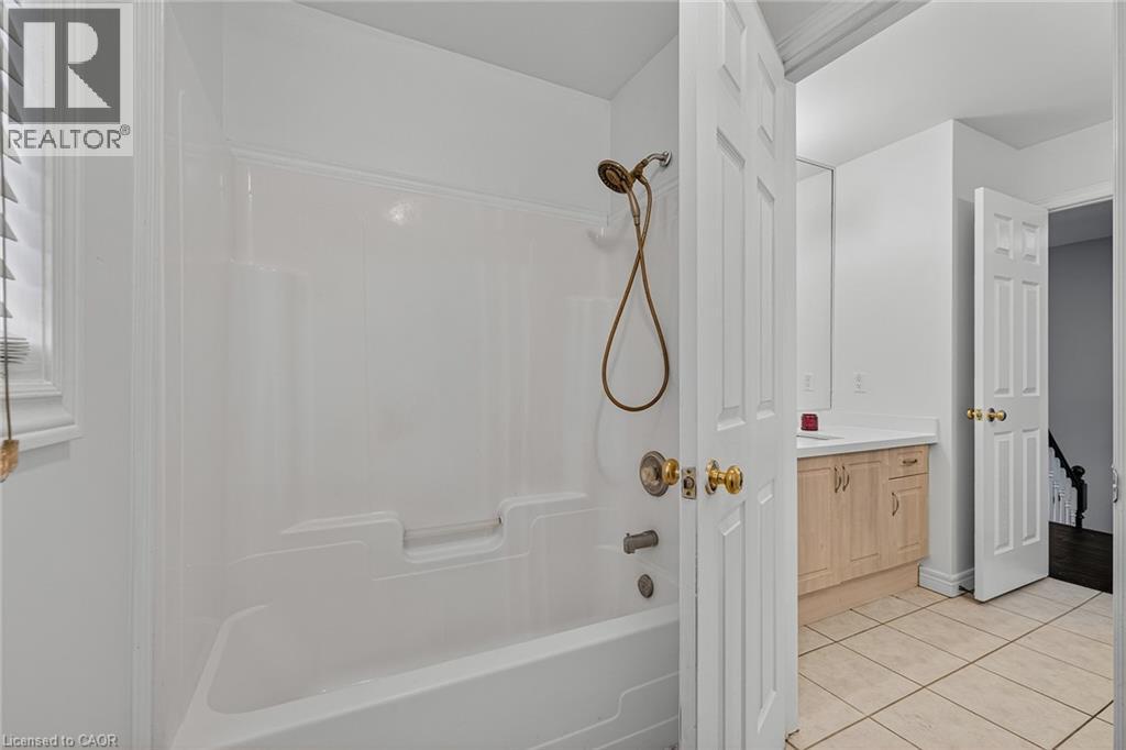 14 HEARTHBRIDGE Street, Kitchener, Ontario, N2R1L5 — Photo 33