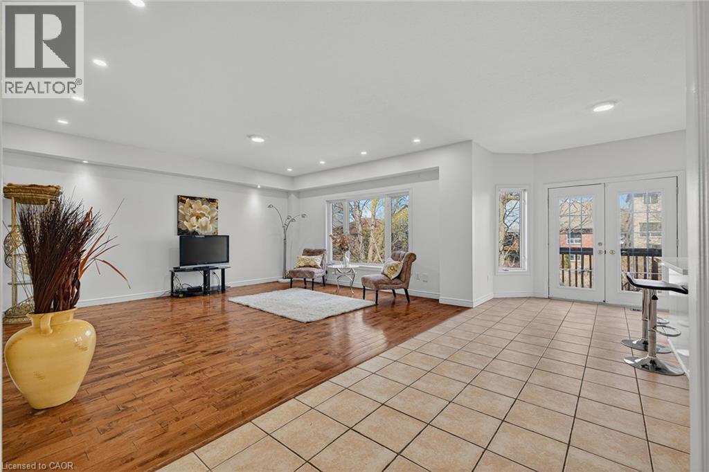 14 HEARTHBRIDGE Street, Kitchener, Ontario, N2R1L5 — Photo 6
