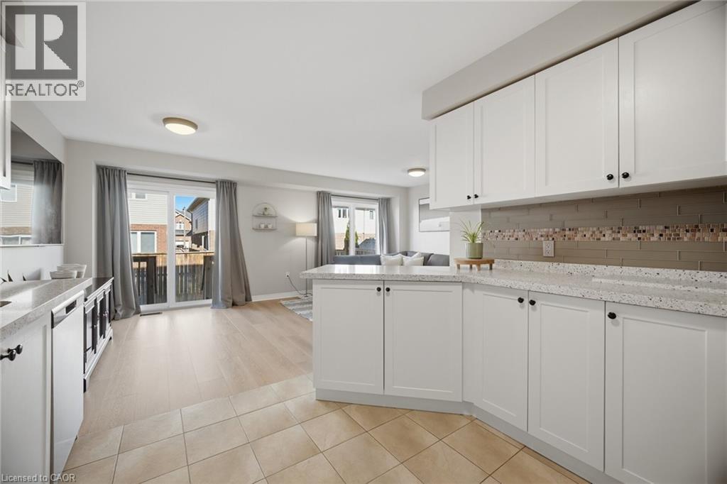 92 CELESTIAL Crescent, Stoney Creek, Ontario, L0R1P0 — Photo 17