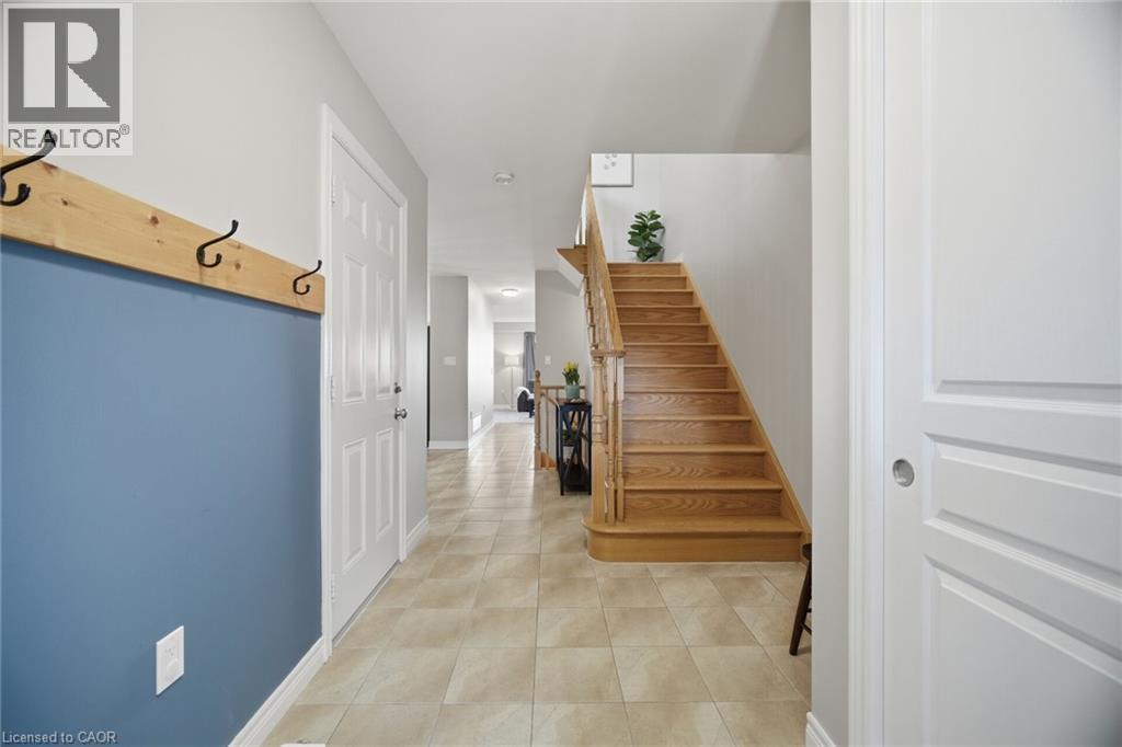 92 CELESTIAL Crescent, Stoney Creek, Ontario, L0R1P0 — Photo 5