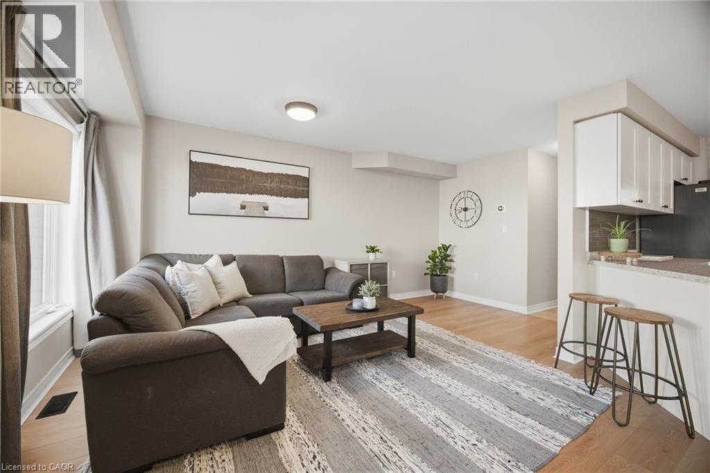 92 CELESTIAL Crescent, Stoney Creek, Ontario, L0R1P0 — Photo 6