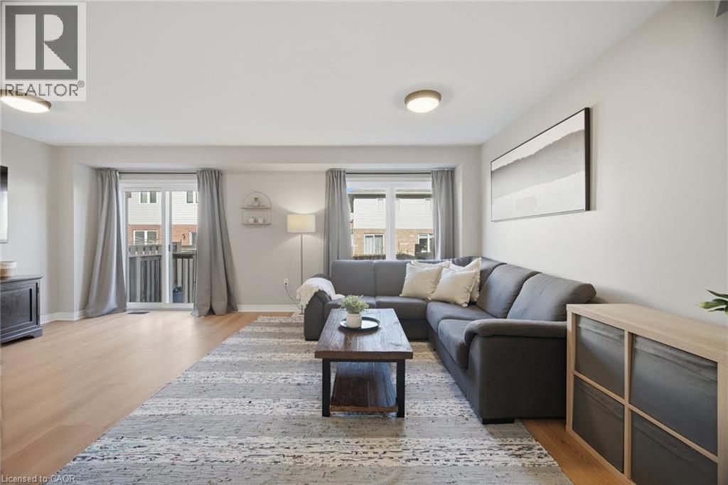 92 CELESTIAL Crescent, Stoney Creek, Ontario, L0R1P0 — Photo 7