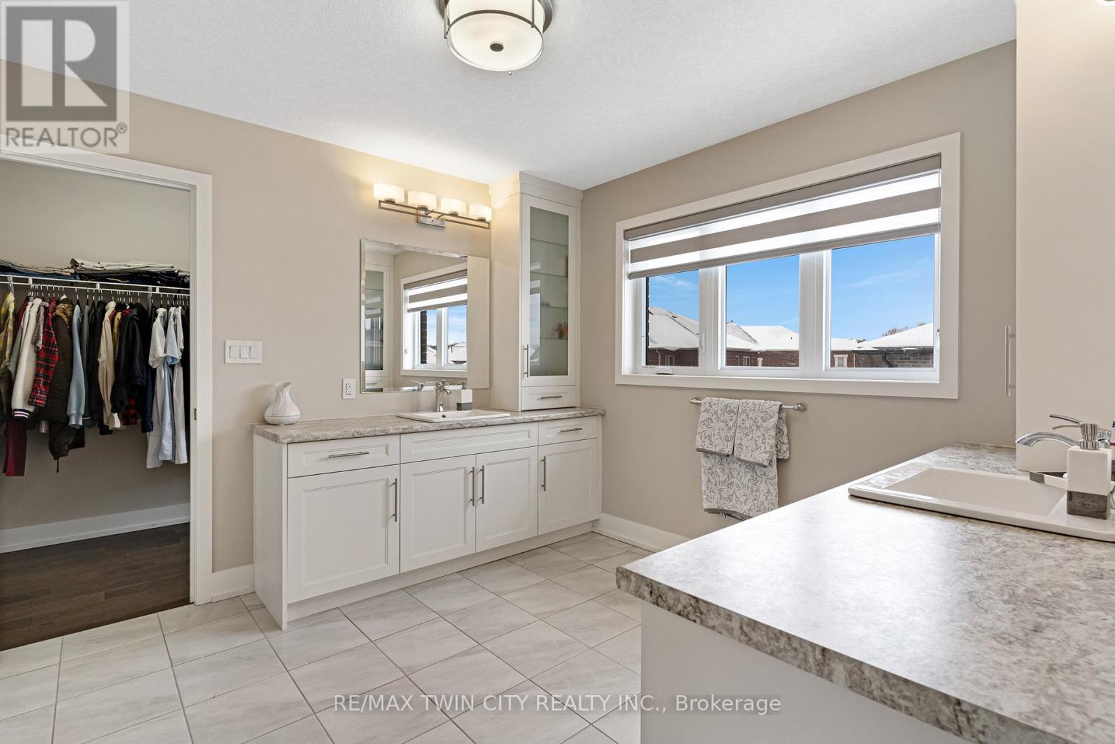 900 PONDCLIFFE DRIVE, Kitchener, Ontario, N2R0M9 — Photo 33