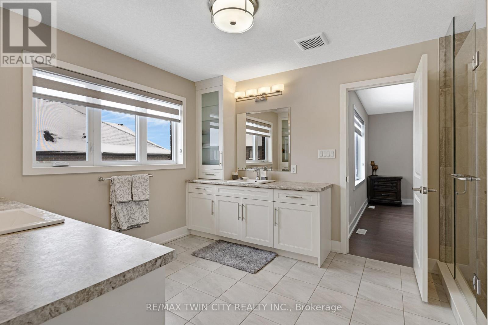 900 PONDCLIFFE DRIVE, Kitchener, Ontario, N2R0M9 — Photo 34