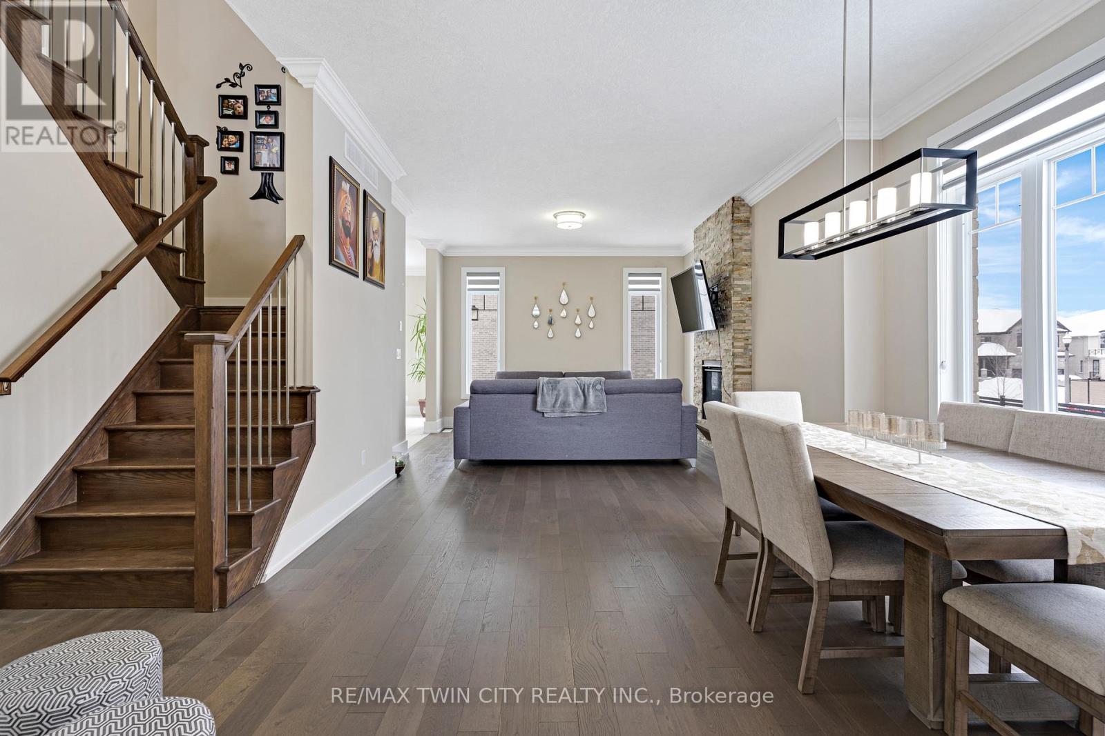 900 PONDCLIFFE DRIVE, Kitchener, Ontario, N2R0M9 — Photo 4