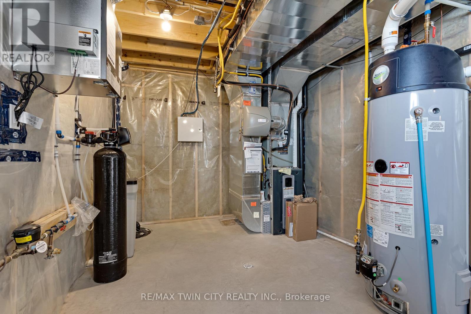 900 PONDCLIFFE DRIVE, Kitchener, Ontario, N2R0M9 — Photo 41