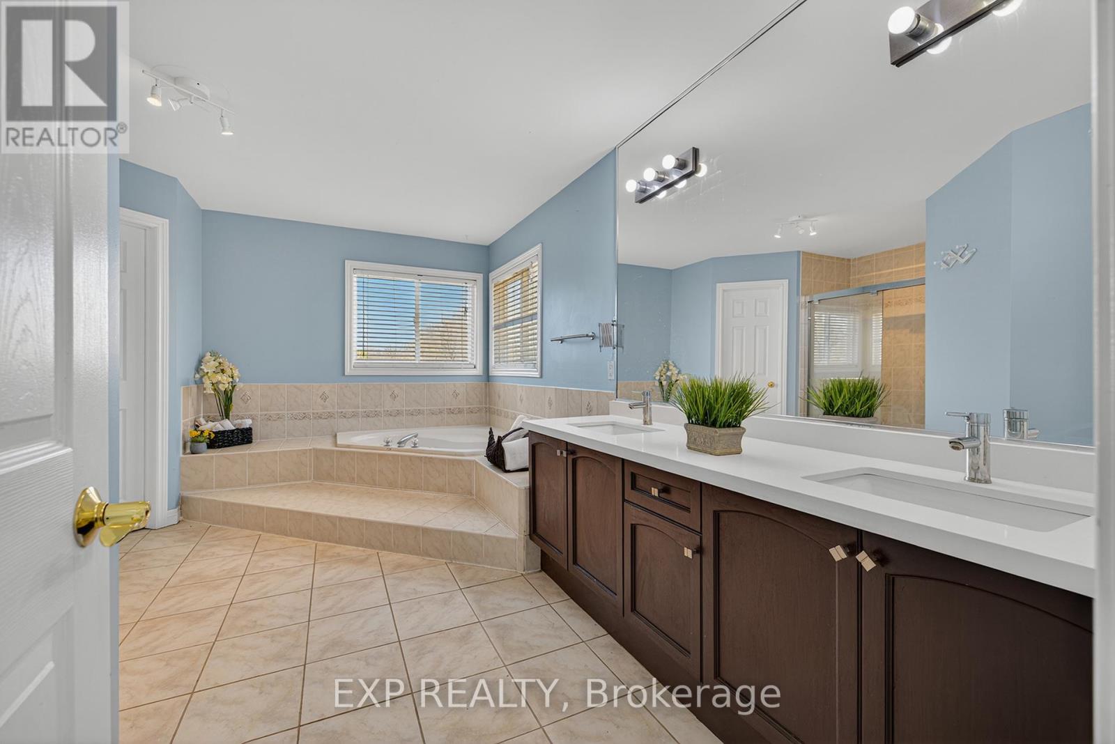 14 HEARTHBRIDGE STREET, Kitchener, Ontario, N2R1L5 — Photo 25