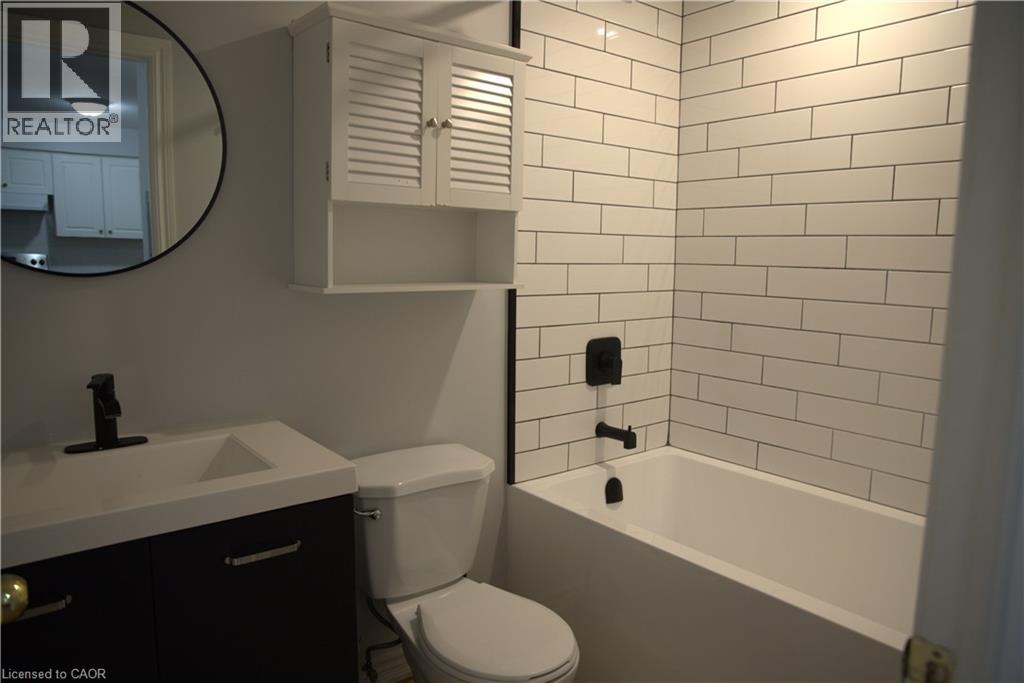 28 VICTORIA Avenue N Unit# 314, Hamilton, Ontario, L8L5E1 — Photo 8