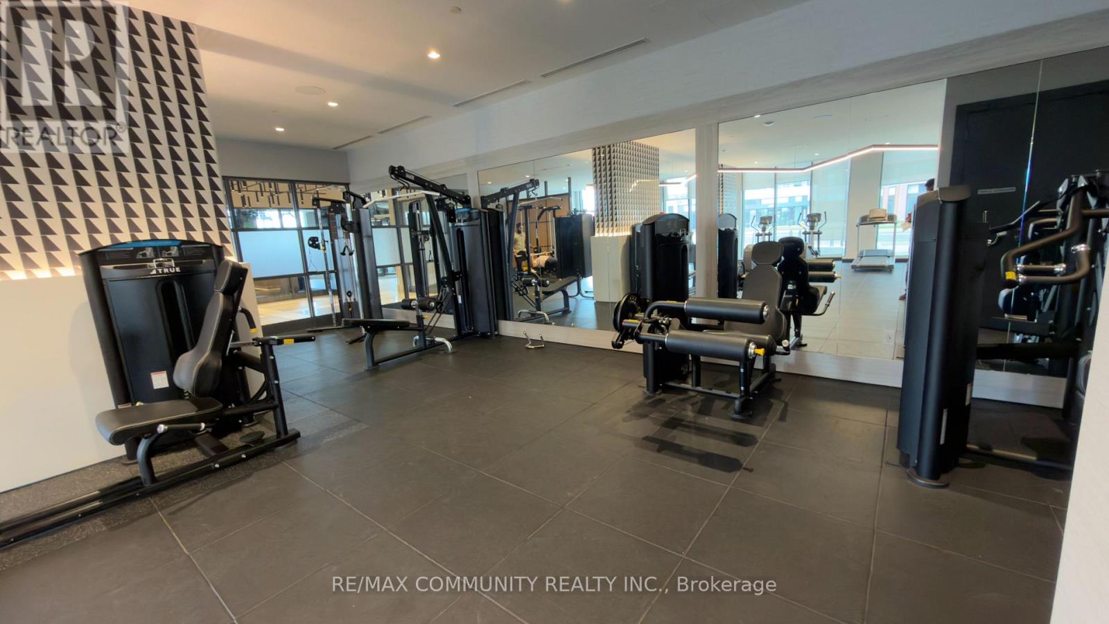 319 - 2545 SIMCOE STREET N, Oshawa (Windfields), Ontario, L1L0W3 — Photo 5