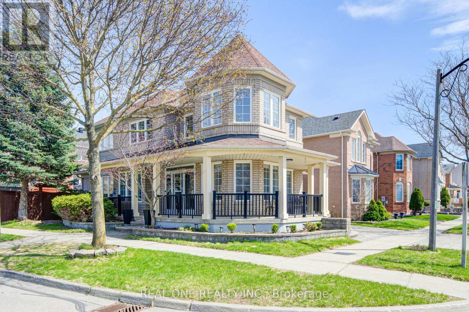 2 DRAWBRIDGE DRIVE, Markham (Berczy), Ontario, L6C2B2 — Photo 2