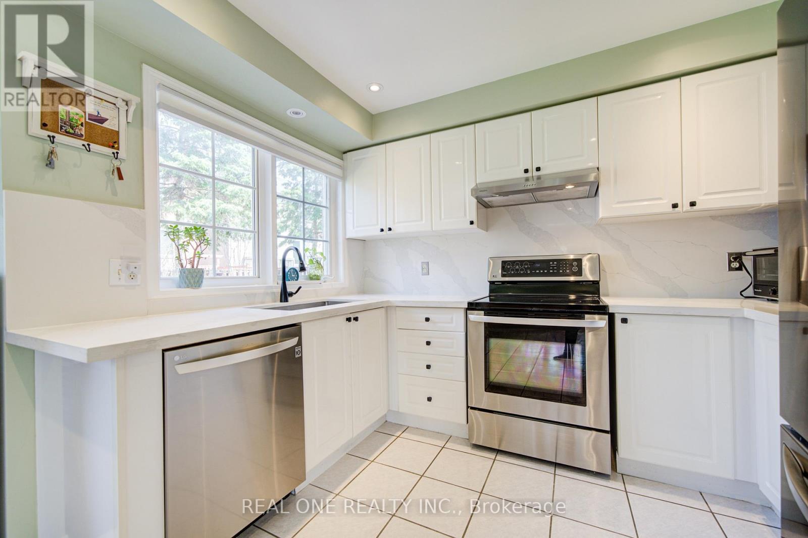 2 DRAWBRIDGE DRIVE, Markham (Berczy), Ontario, L6C2B2 — Photo 27