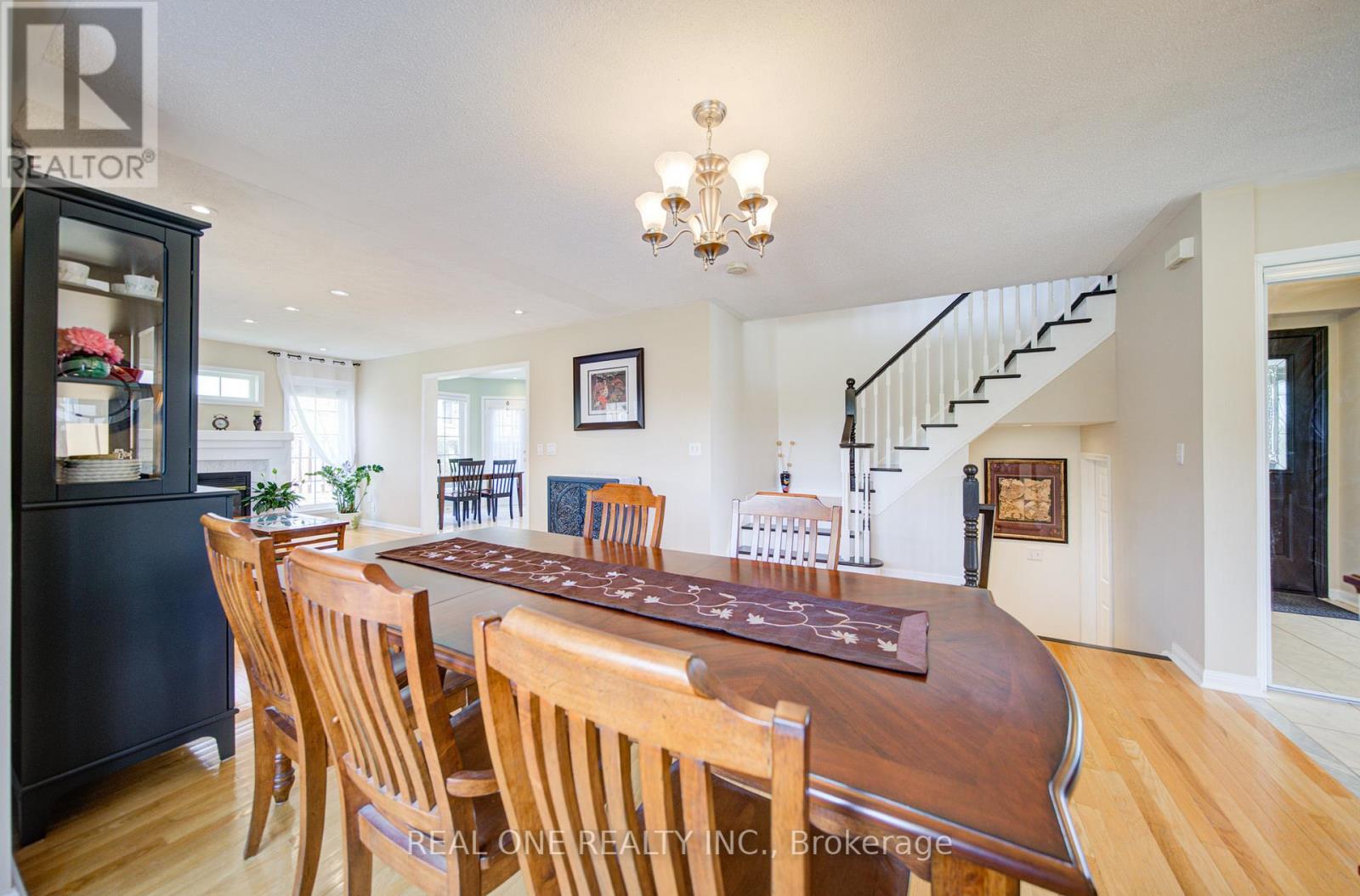 2 DRAWBRIDGE DRIVE, Markham (Berczy), Ontario, L6C2B2 — Photo 9