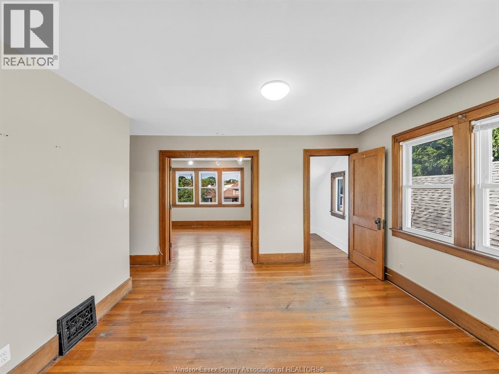 1077 Moy AVENUE, Windsor, Ontario, N9A2P2 — Photo 10