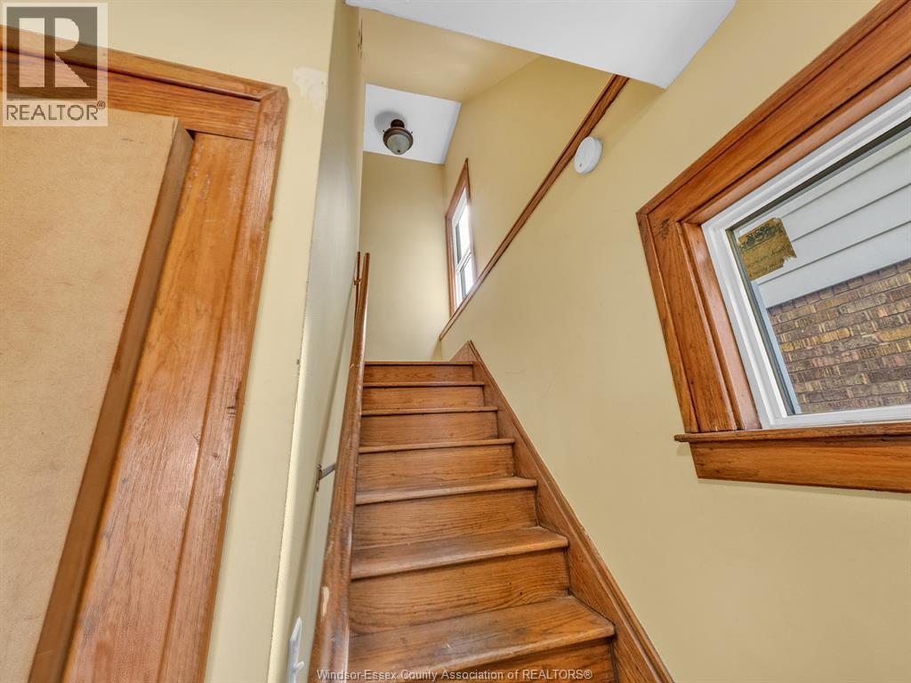 1077 Moy AVENUE, Windsor, Ontario, N9A2P2 — Photo 3