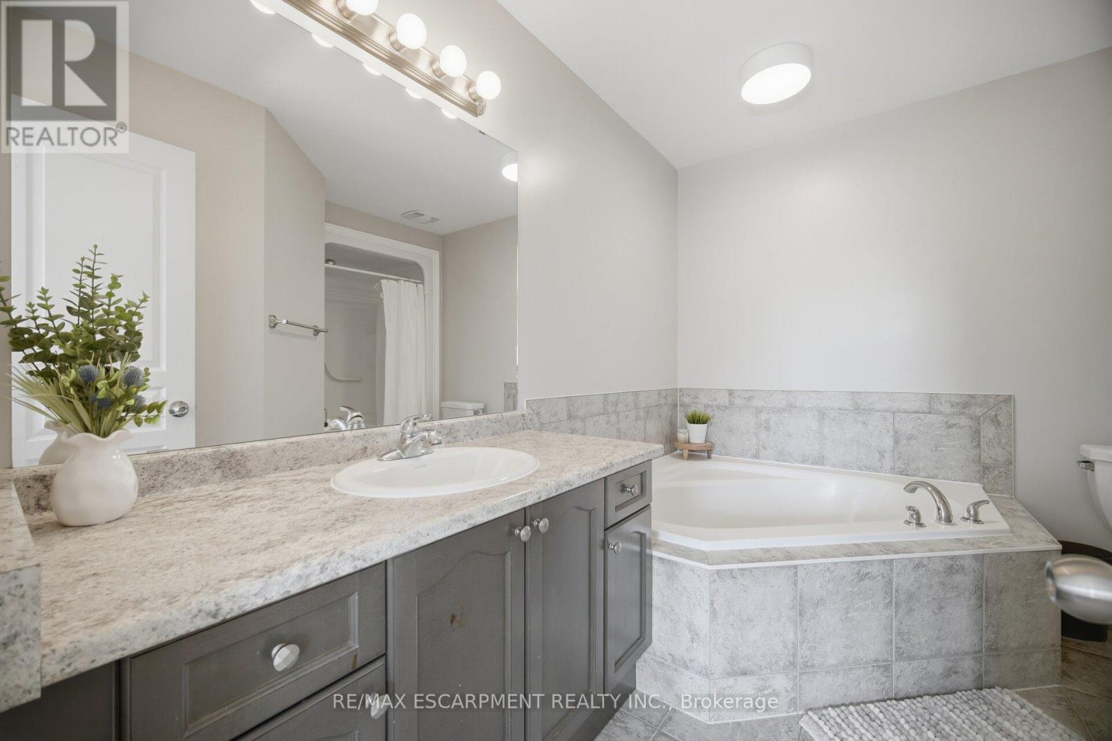 92 CELESTIAL CRESCENT, Hamilton, Ontario, L0R1P0 — Photo 29