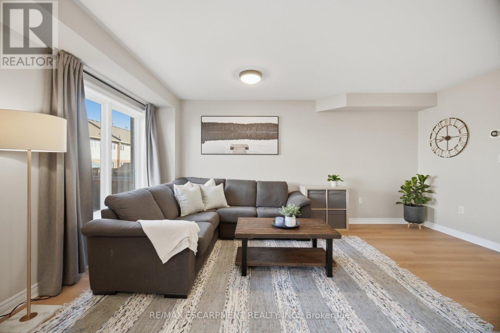 92 CELESTIAL CRESCENT, Hamilton, Ontario, L0R1P0 — Photo 8