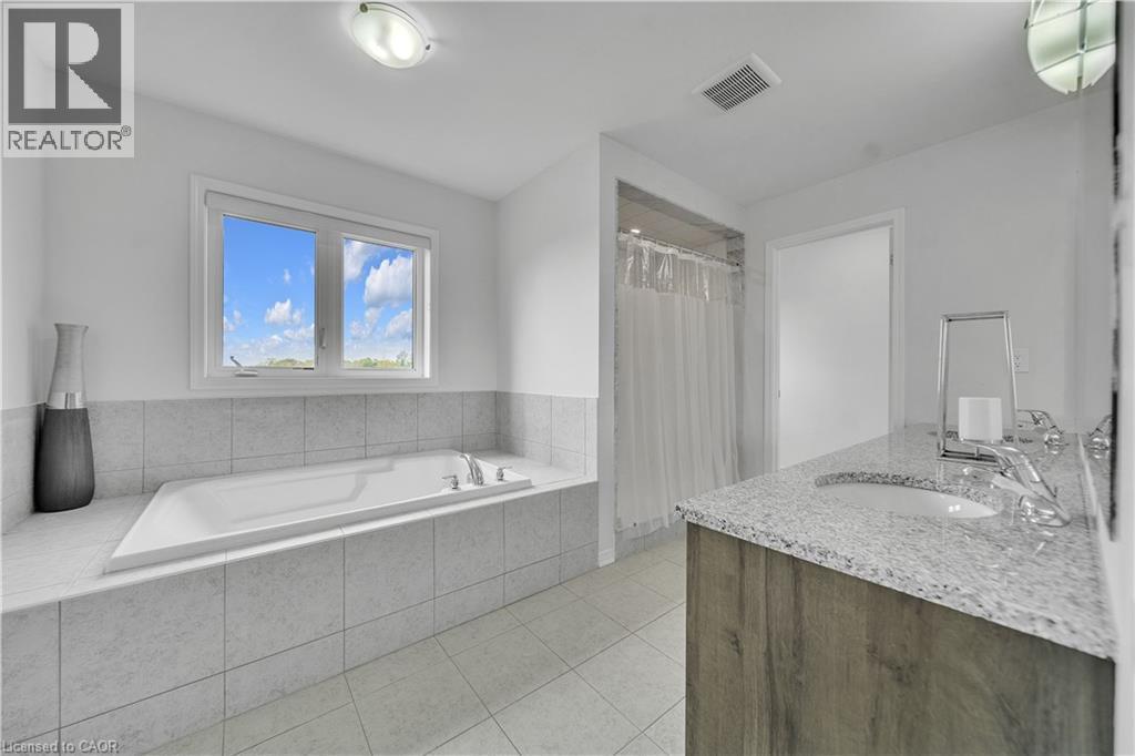 237 KINSMAN Drive, Binbrook, Ontario, L0R1C0 — Photo 37