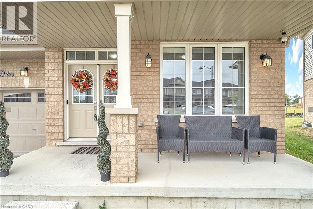 237 KINSMAN Drive, Binbrook, Ontario, L0R1C0 — Photo 4