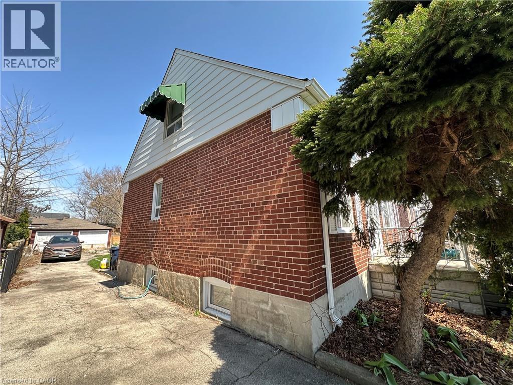 414 VALERMO Drive, Etobicoke, Ontario, M8W2L7 — Photo 9