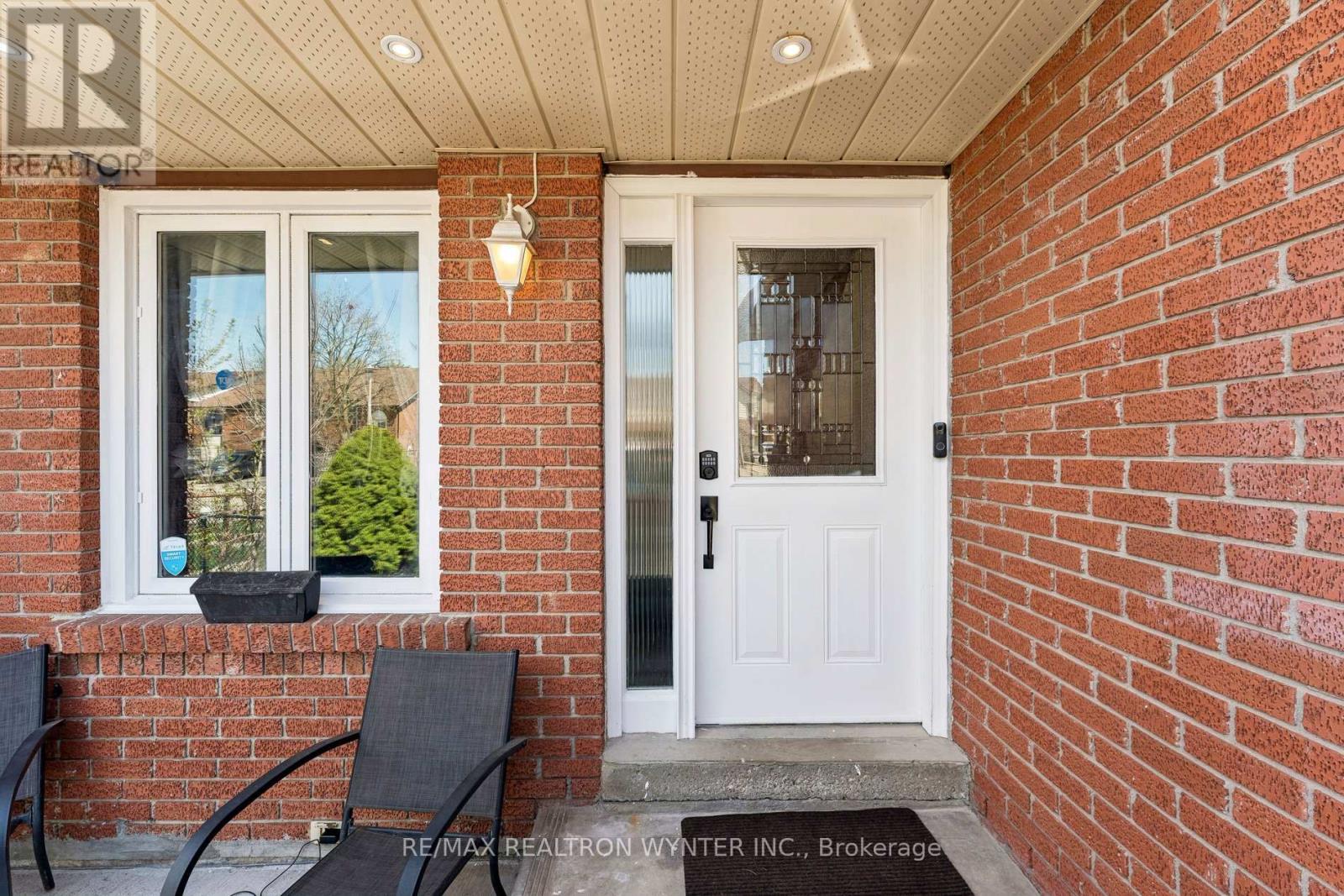 386 HANSEN ROAD, Brampton (Madoc), Ontario, L6V3P7 — Photo 2