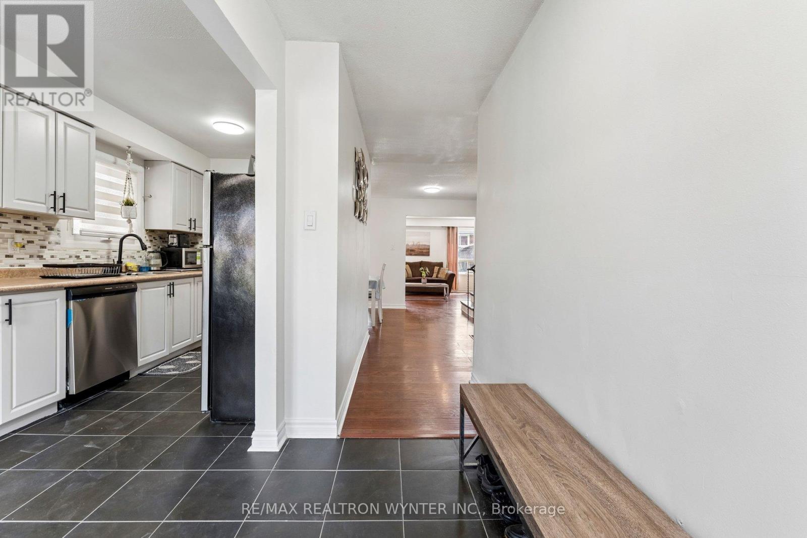 386 HANSEN ROAD, Brampton (Madoc), Ontario, L6V3P7 — Photo 4