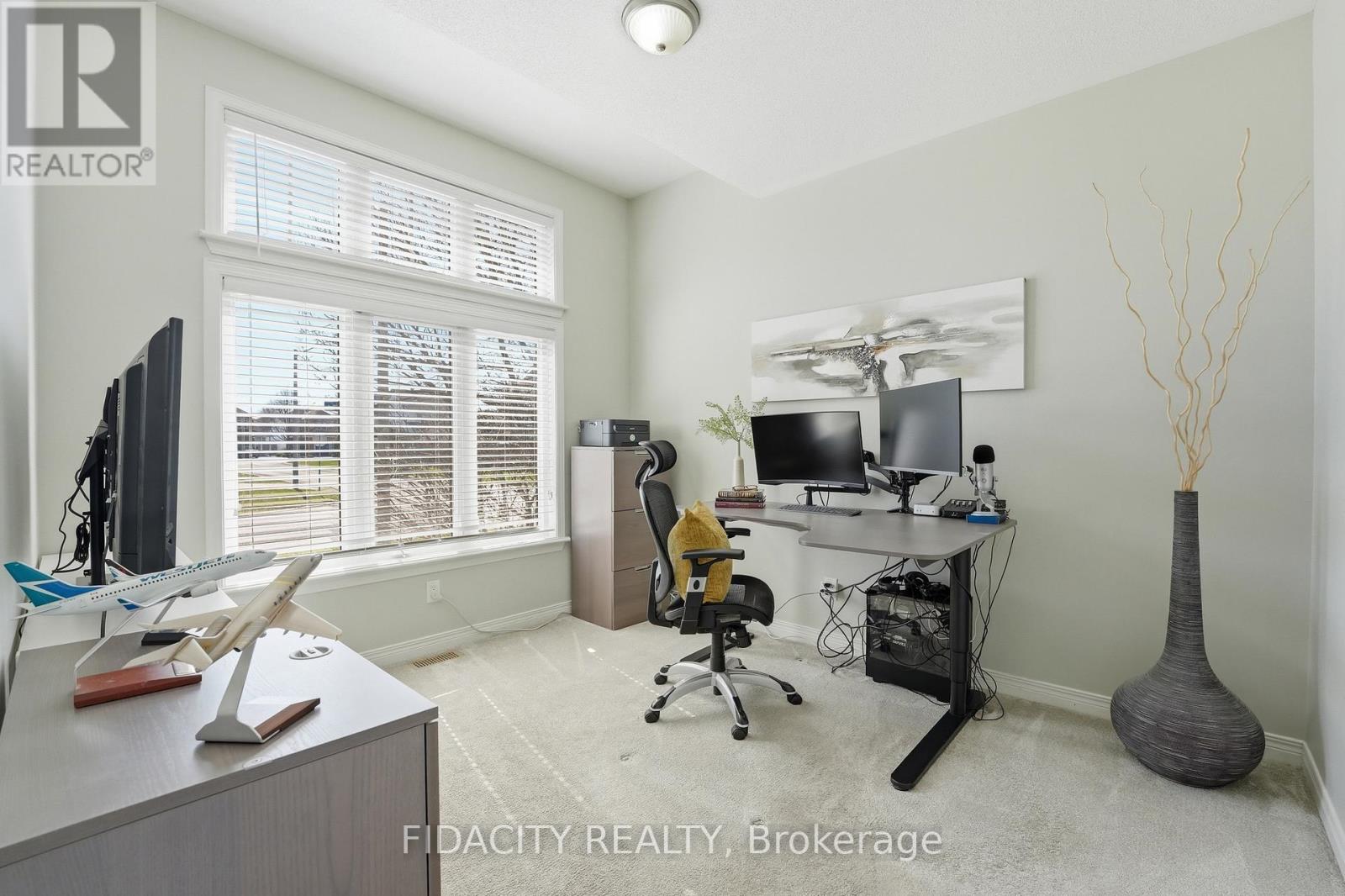 172 COYOTE CRESCENT, Ottawa, Ontario, K2S2G6 — Photo 4