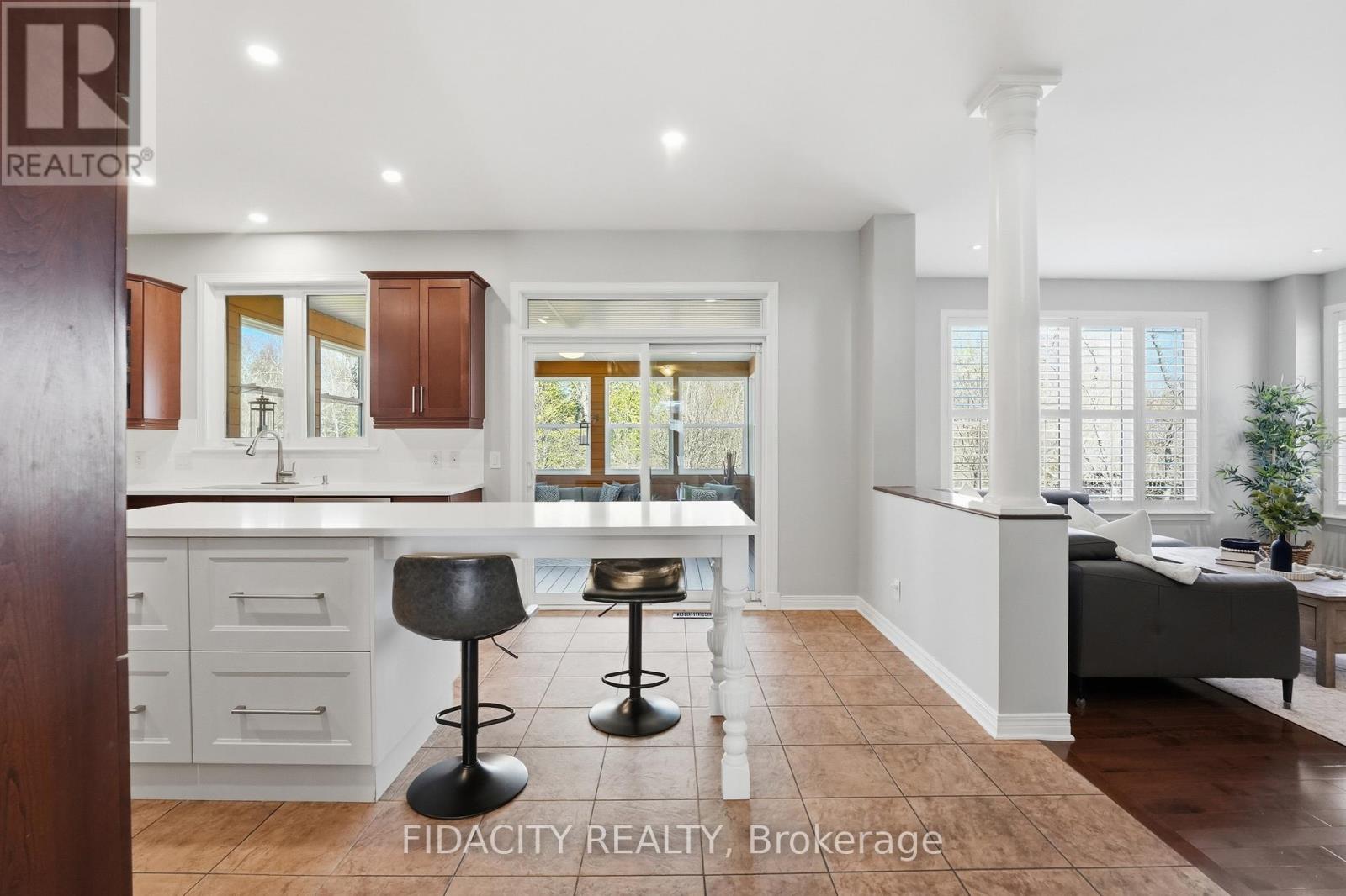 172 COYOTE CRESCENT, Ottawa, Ontario, K2S2G6 — Photo 8