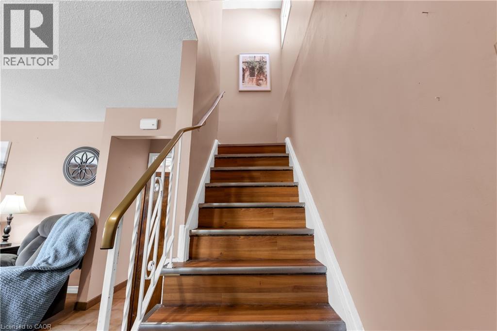 102 BERKINDALE Drive, Hamilton, Ontario, L8E1M5 — Photo 15