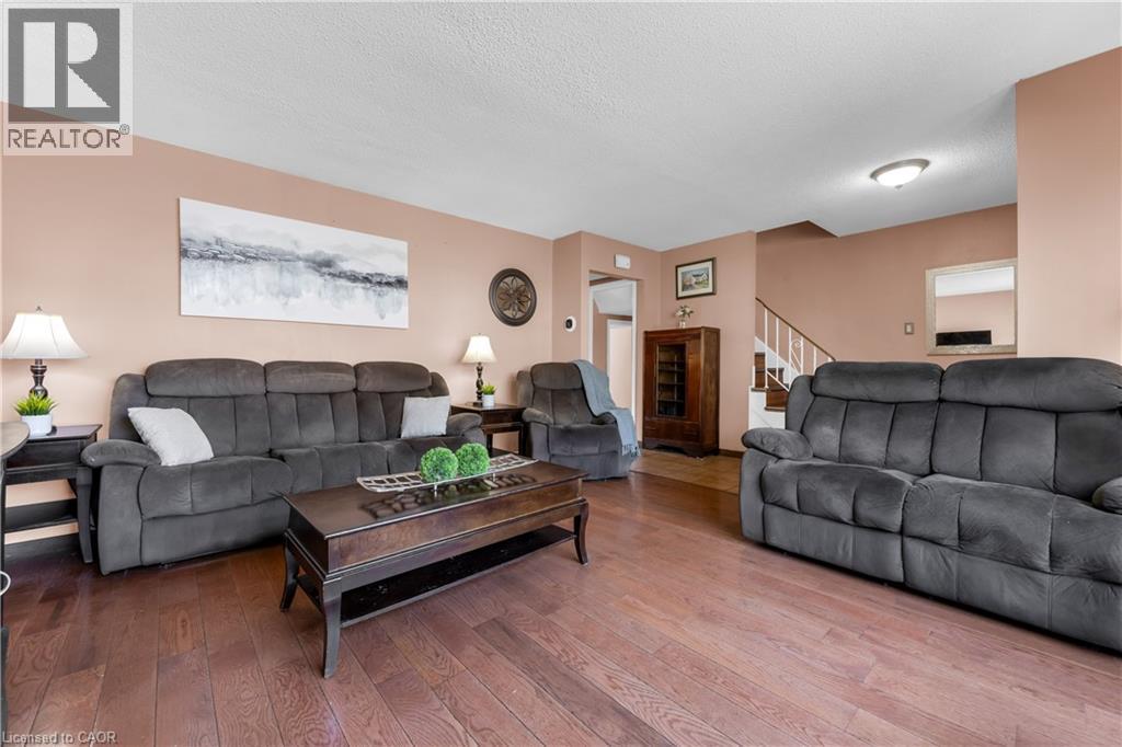 102 BERKINDALE Drive, Hamilton, Ontario, L8E1M5 — Photo 8