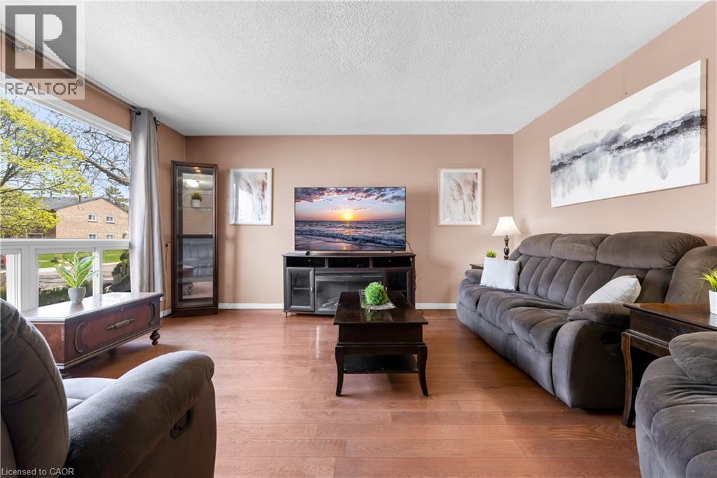 102 BERKINDALE Drive, Hamilton, Ontario, L8E1M5 — Photo 9