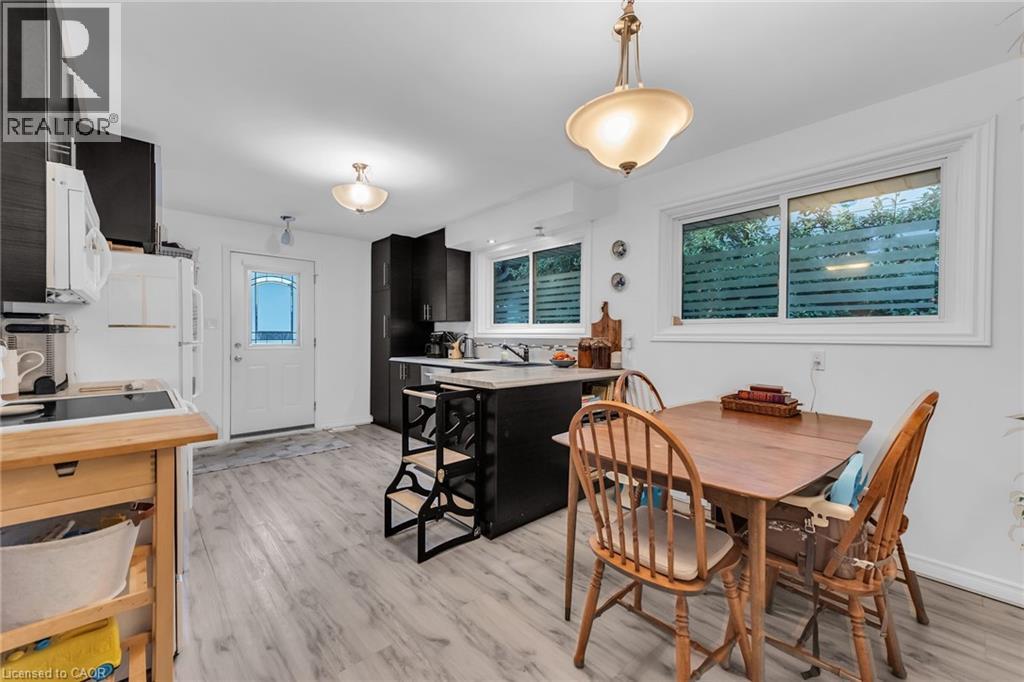 5 BURRWOOD Drive, Hamilton, Ontario, L9C3S9 — Photo 10